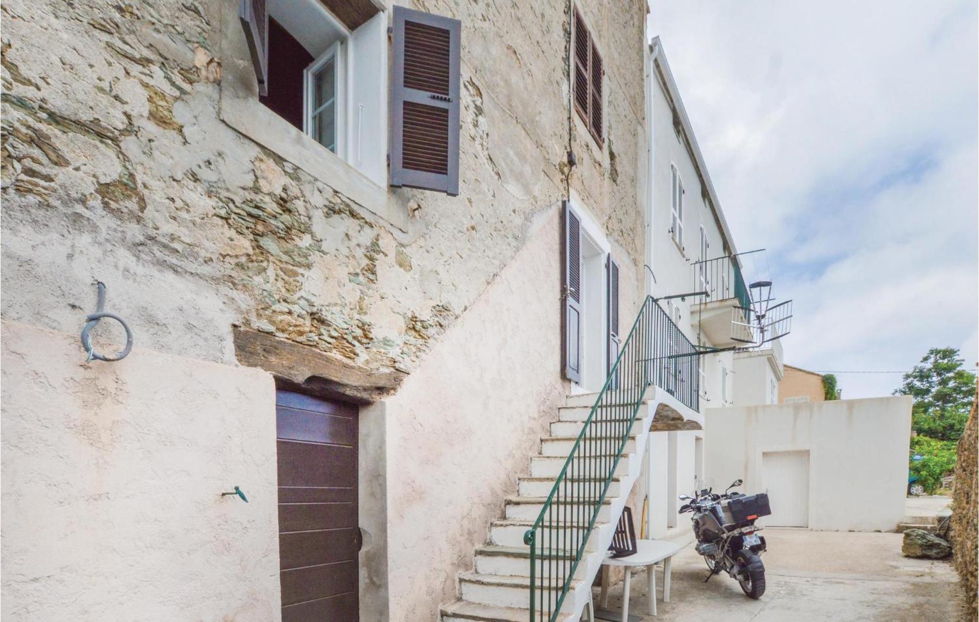 Lovely Apartment In Pietranera With Wifi エクステリア 写真