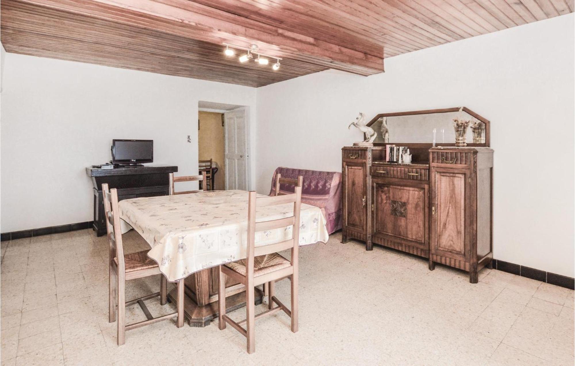 Lovely Apartment In Pietranera With Wifi エクステリア 写真